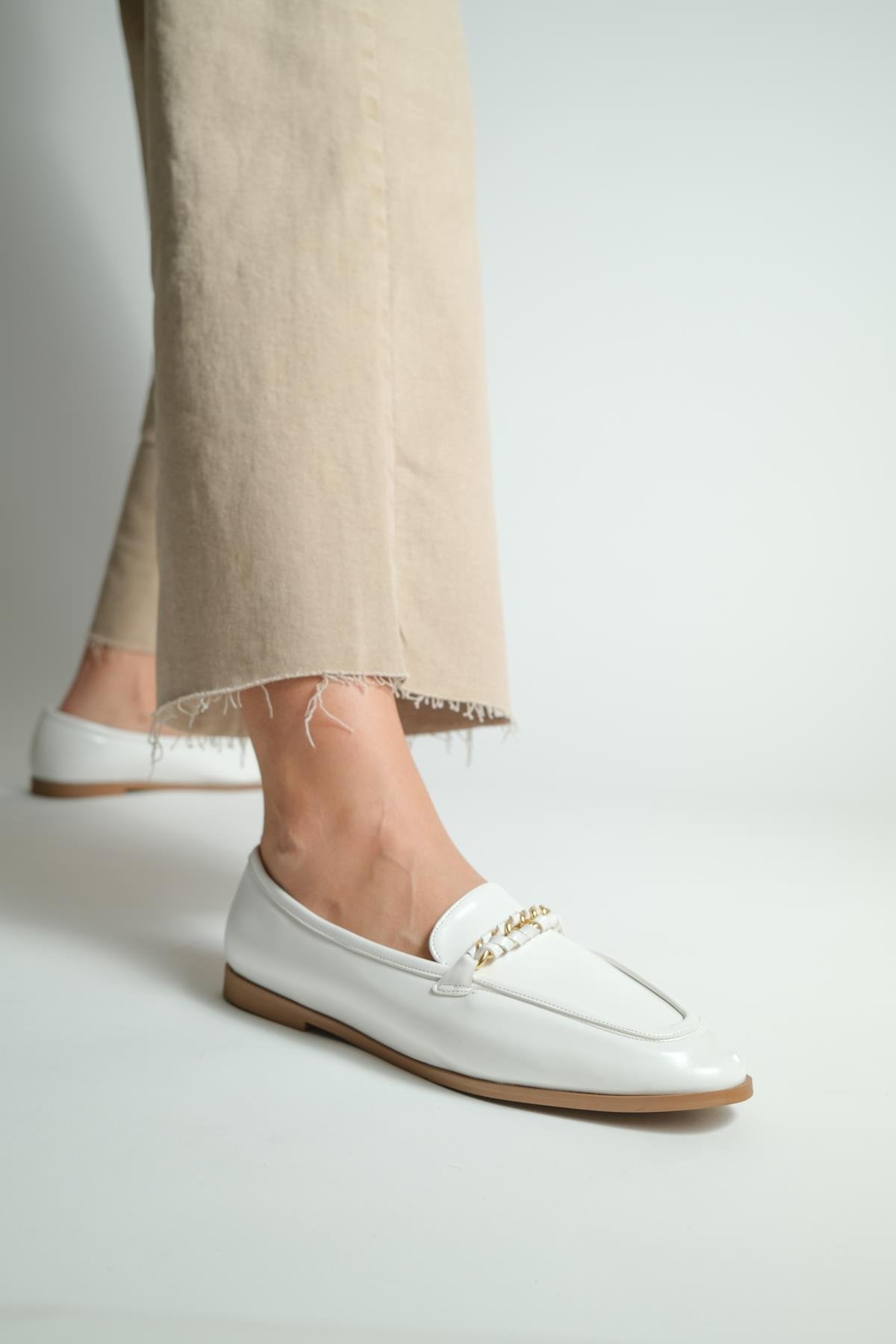 Danila Beyaz Parlak Deri Kadın Loafer Ayakkabı